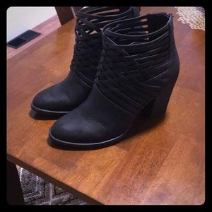Black Ankle Boots! 🖤